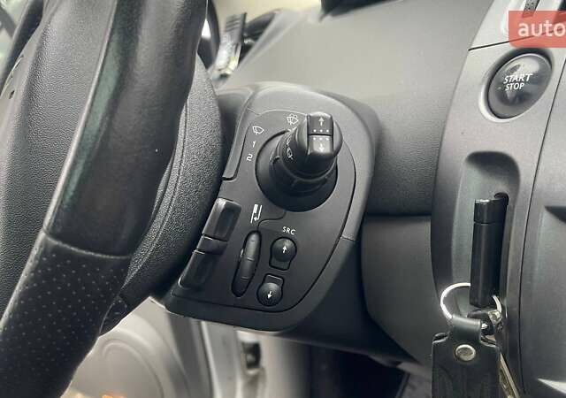 Сірий Рено Сценік, об'ємом двигуна 2 л та пробігом 95 тис. км за 4450 $, фото 75 на Automoto.ua