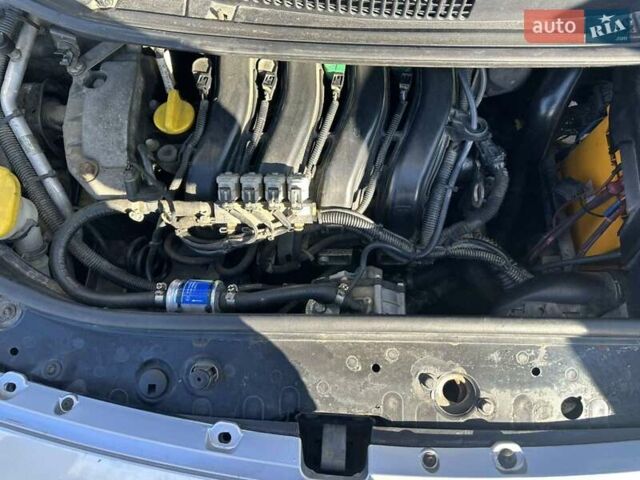 Серый Рено Сценик, объемом двигателя 1.6 л и пробегом 250 тыс. км за 4700 $, фото 2 на Automoto.ua