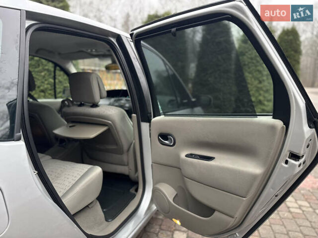 Серый Рено Сценик, объемом двигателя 1.6 л и пробегом 237 тыс. км за 4850 $, фото 40 на Automoto.ua