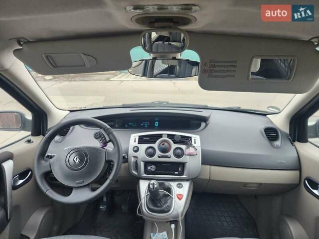 Серый Рено Сценик, объемом двигателя 1.6 л и пробегом 190 тыс. км за 4800 $, фото 19 на Automoto.ua