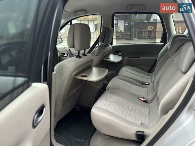 Серый Рено Сценик, объемом двигателя 1.6 л и пробегом 237 тыс. км за 4850 $, фото 42 на Automoto.ua