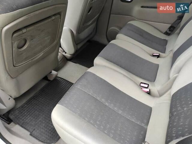 Серый Рено Сценик, объемом двигателя 1.6 л и пробегом 230 тыс. км за 4990 $, фото 34 на Automoto.ua