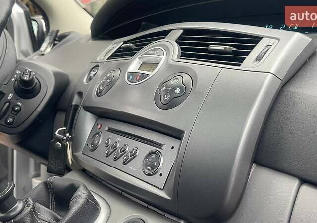 Сірий Рено Сценік, об'ємом двигуна 2 л та пробігом 95 тис. км за 4450 $, фото 71 на Automoto.ua
