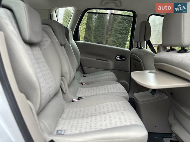 Серый Рено Сценик, объемом двигателя 1.6 л и пробегом 237 тыс. км за 4850 $, фото 38 на Automoto.ua