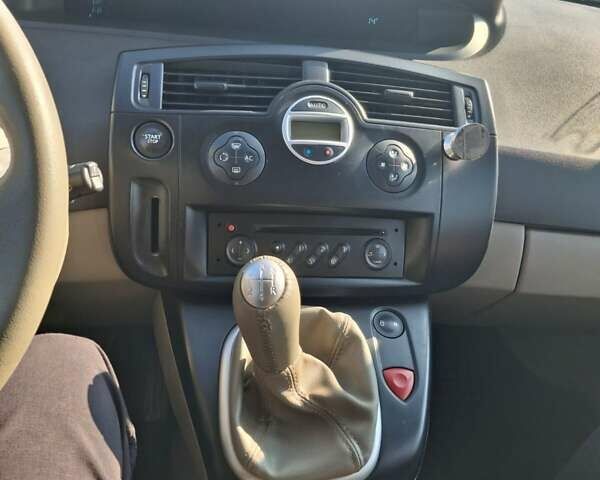 Серый Рено Сценик, объемом двигателя 1.6 л и пробегом 240 тыс. км за 4750 $, фото 10 на Automoto.ua