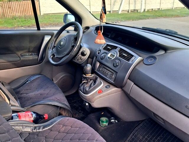 Рено Сценик 2005 в Полтаве на Automoto.ua Серый Рено Сценик, объемом двигателя 1.9 л и пробегом 335 тыс. км за 5200 $, фото 5 на Automoto.ua