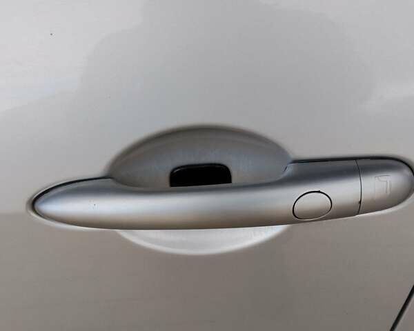 Серый Рено Сценик, объемом двигателя 2 л и пробегом 240 тыс. км за 5700 $, фото 20 на Automoto.ua