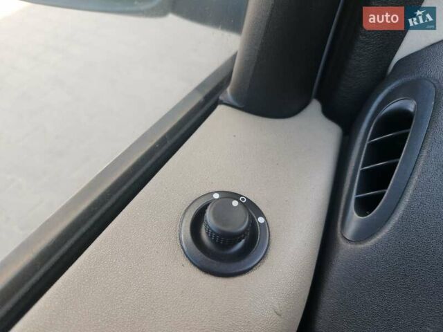 Серый Рено Сценик, объемом двигателя 1.6 л и пробегом 190 тыс. км за 4800 $, фото 27 на Automoto.ua