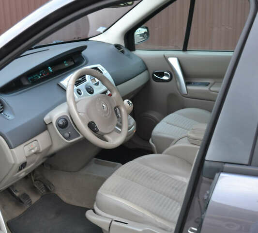 Сірий Рено Сценік, об'ємом двигуна 1.6 л та пробігом 173 тис. км за 4500 $, фото 9 на Automoto.ua