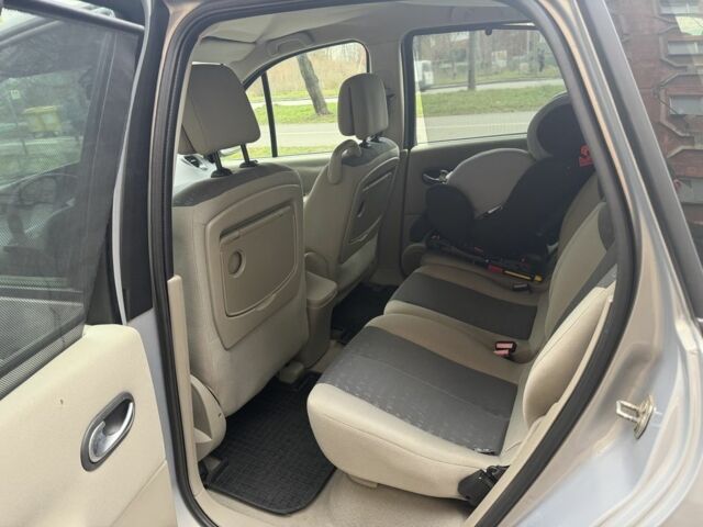 Сірий Рено Сценік, об'ємом двигуна 1.6 л та пробігом 196 тис. км за 3750 $, фото 6 на Automoto.ua