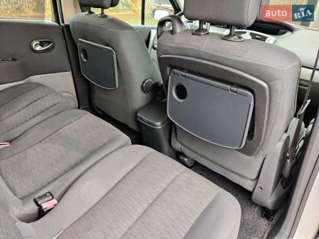 Серый Рено Сценик, объемом двигателя 1.6 л и пробегом 152 тыс. км за 4950 $, фото 35 на Automoto.ua