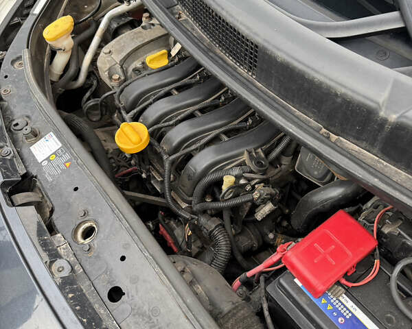 Рено Сценік 2006 у Чернігові на Automoto.ua Сірий Рено Сценік, об'ємом двигуна 1.6 л та пробігом 235 тис. км за 5250 $, фото 27 на Automoto.ua