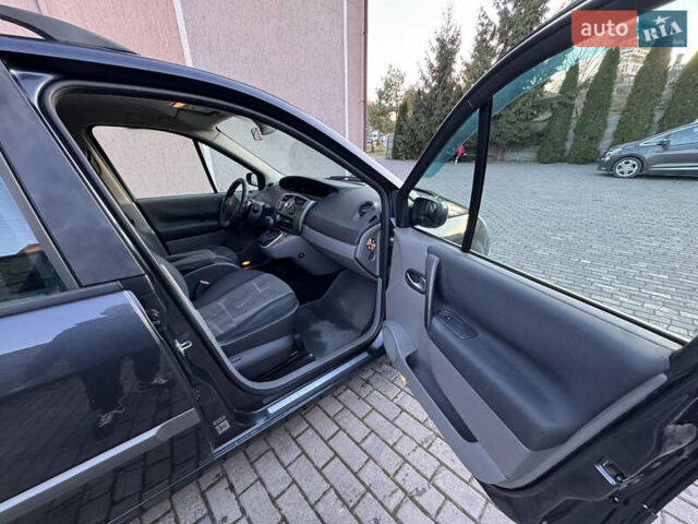 Рено Сценик 2006 в Львове на Automoto.ua Серый Рено Сценик, объемом двигателя 2 л и пробегом 179 тыс. км за 4700 $, фото 14 на Automoto.ua