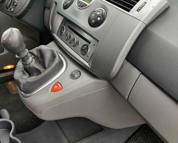 Серый Рено Сценик, объемом двигателя 1.6 л и пробегом 152 тыс. км за 4950 $, фото 25 на Automoto.ua