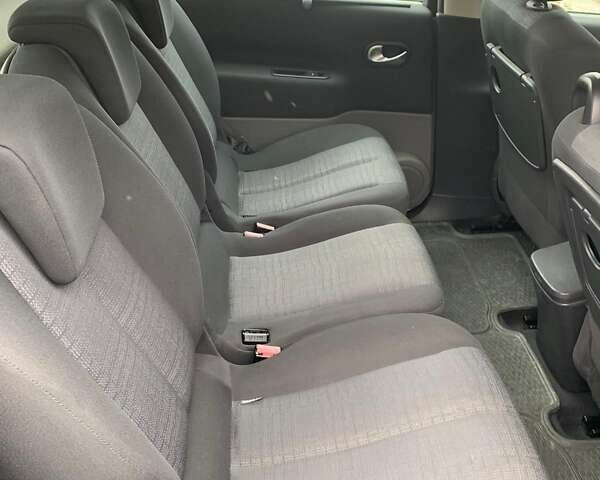 Сірий Рено Сценік, об'ємом двигуна 1.6 л та пробігом 225 тис. км за 5700 $, фото 17 на Automoto.ua