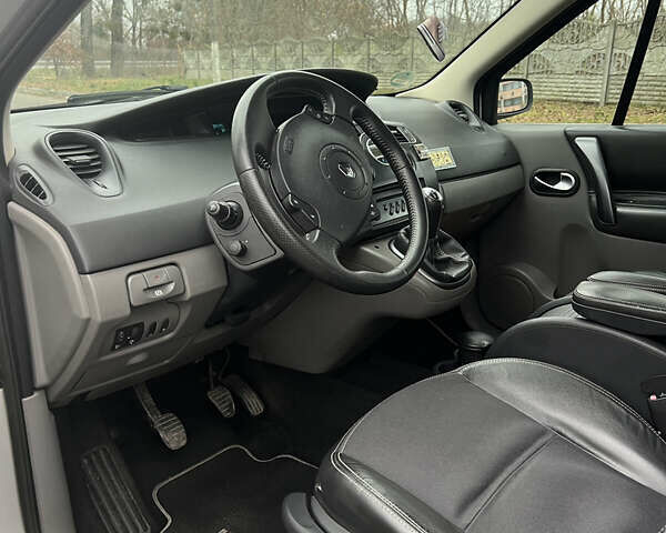 Серый Рено Сценик, объемом двигателя 1.6 л и пробегом 178 тыс. км за 5000 $, фото 6 на Automoto.ua