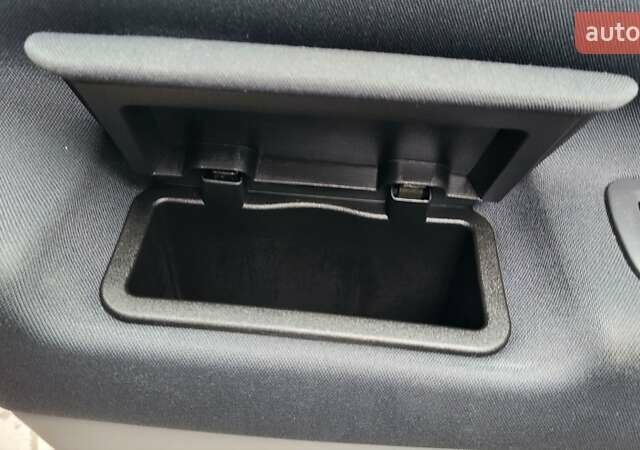 Серый Рено Сценик, объемом двигателя 1.6 л и пробегом 212 тыс. км за 5600 $, фото 22 на Automoto.ua