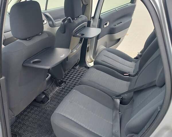 Сірий Рено Сценік, об'ємом двигуна 1.6 л та пробігом 238 тис. км за 5700 $, фото 29 на Automoto.ua