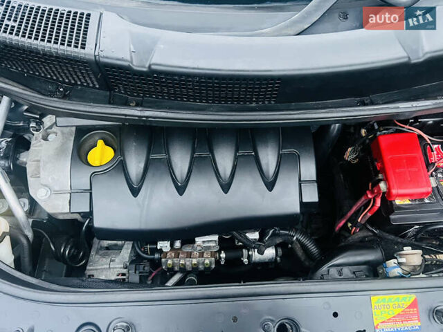 Серый Рено Сценик, объемом двигателя 1.6 л и пробегом 215 тыс. км за 5100 $, фото 28 на Automoto.ua