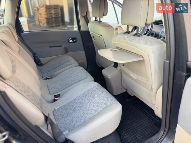 Серый Рено Сценик, объемом двигателя 1.6 л и пробегом 223 тыс. км за 4900 $, фото 25 на Automoto.ua