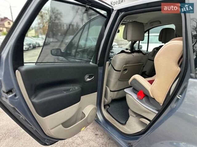 Серый Рено Сценик, объемом двигателя 1.5 л и пробегом 265 тыс. км за 5790 $, фото 18 на Automoto.ua