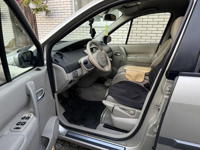 Сірий Рено Сценік, об'ємом двигуна 1.5 л та пробігом 230 тис. км за 3650 $, фото 7 на Automoto.ua