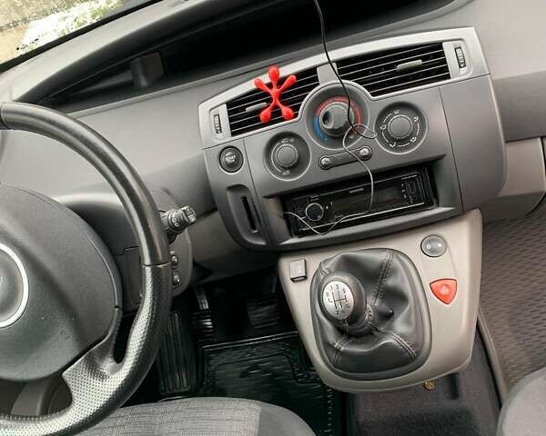 Сірий Рено Сценік, об'ємом двигуна 1.6 л та пробігом 225 тис. км за 5700 $, фото 15 на Automoto.ua