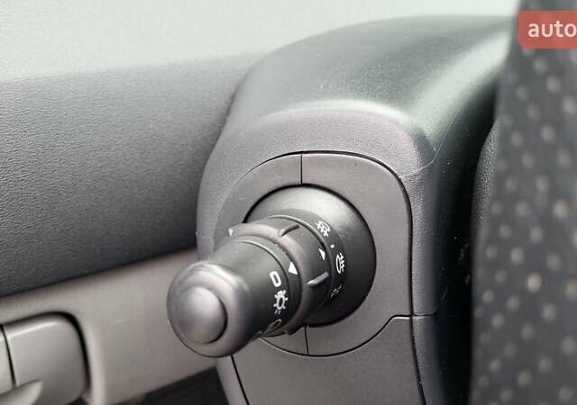 Серый Рено Сценик, объемом двигателя 1.6 л и пробегом 212 тыс. км за 5600 $, фото 20 на Automoto.ua