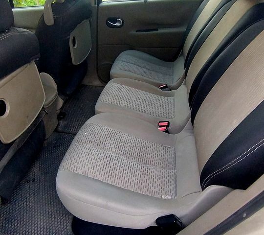 Серый Рено Сценик, объемом двигателя 1.6 л и пробегом 206 тыс. км за 4000 $, фото 6 на Automoto.ua