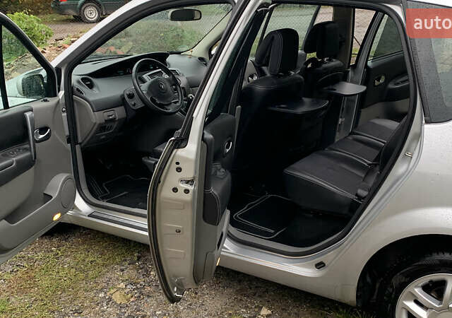 Рено Сценик 2006 в Виннице на Automoto.ua Серый Рено Сценик, объемом двигателя 1.6 л и пробегом 124 тыс. км за 6250 $, фото 25 на Automoto.ua