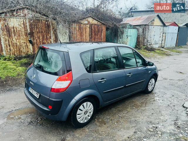 Серый Рено Сценик, объемом двигателя 1.6 л и пробегом 215 тыс. км за 5100 $, фото 4 на Automoto.ua