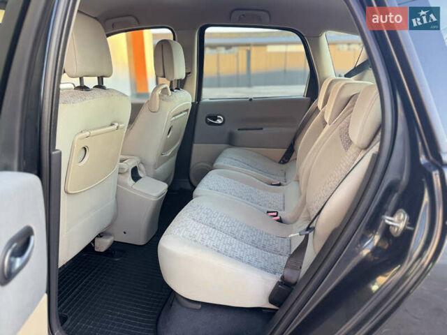 Серый Рено Сценик, объемом двигателя 1.6 л и пробегом 223 тыс. км за 4900 $, фото 22 на Automoto.ua