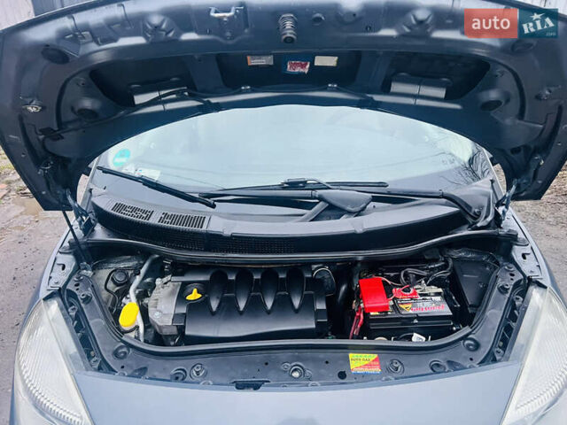 Серый Рено Сценик, объемом двигателя 1.6 л и пробегом 215 тыс. км за 5100 $, фото 27 на Automoto.ua