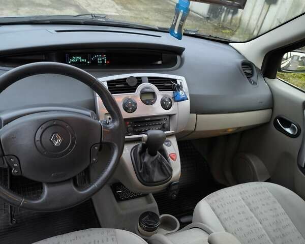 Серый Рено Сценик, объемом двигателя 1.6 л и пробегом 233 тыс. км за 5350 $, фото 11 на Automoto.ua