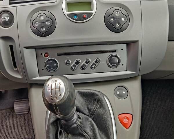 Серый Рено Сценик, объемом двигателя 1.6 л и пробегом 152 тыс. км за 4950 $, фото 21 на Automoto.ua