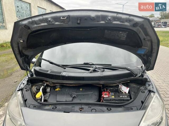 Серый Рено Сценик, объемом двигателя 1.46 л и пробегом 300 тыс. км за 4600 $, фото 10 на Automoto.ua