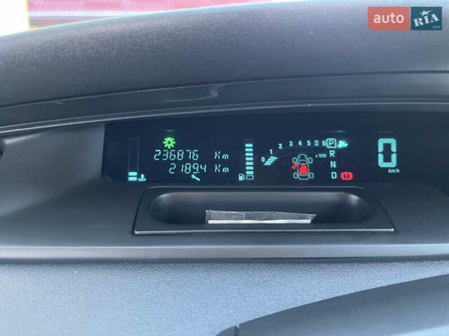 Рено Сценік 2006 у Хмельницькому на Automoto.ua Сірий Рено Сценік, об'ємом двигуна 2 л та пробігом 236 тис. км за 5800 $, фото 11 на Automoto.ua