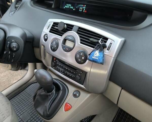 Серый Рено Сценик, объемом двигателя 1.6 л и пробегом 233 тыс. км за 5350 $, фото 14 на Automoto.ua