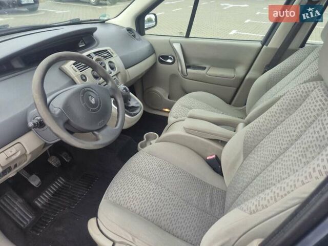 Серый Рено Сценик, объемом двигателя 1.6 л и пробегом 210 тыс. км за 4100 $, фото 14 на Automoto.ua