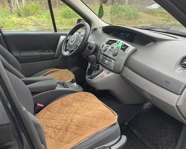 Серый Рено Сценик, объемом двигателя 2 л и пробегом 236 тыс. км за 6650 $, фото 7 на Automoto.ua