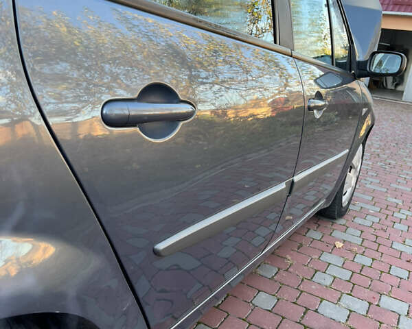 Рено Сценік 2006 у Хмельницькому на Automoto.ua Сірий Рено Сценік, об'ємом двигуна 2 л та пробігом 236 тис. км за 5800 $, фото 23 на Automoto.ua