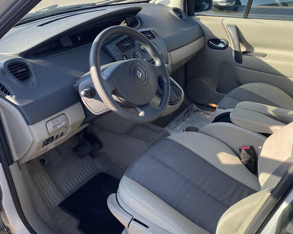 Сірий Рено Сценік, об'ємом двигуна 1.6 л та пробігом 130 тис. км за 5500 $, фото 8 на Automoto.ua