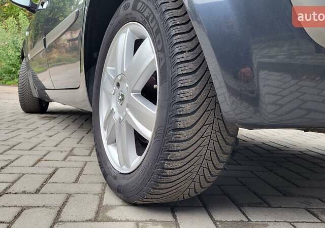 Серый Рено Сценик, объемом двигателя 1.6 л и пробегом 212 тыс. км за 5600 $, фото 17 на Automoto.ua