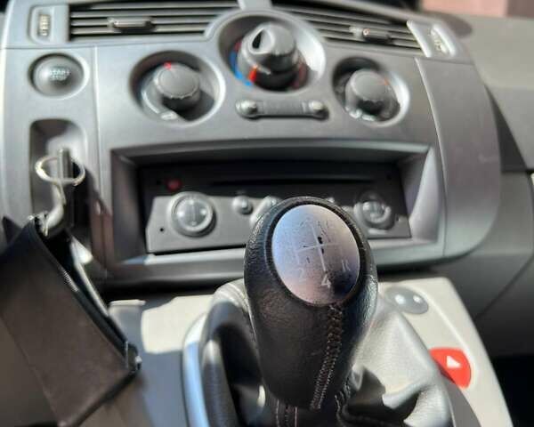 Сірий Рено Сценік, об'ємом двигуна 1.6 л та пробігом 132 тис. км за 5200 $, фото 18 на Automoto.ua