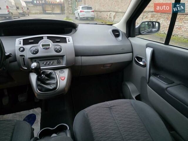 Серый Рено Сценик, объемом двигателя 1.6 л и пробегом 195 тыс. км за 5899 $, фото 37 на Automoto.ua