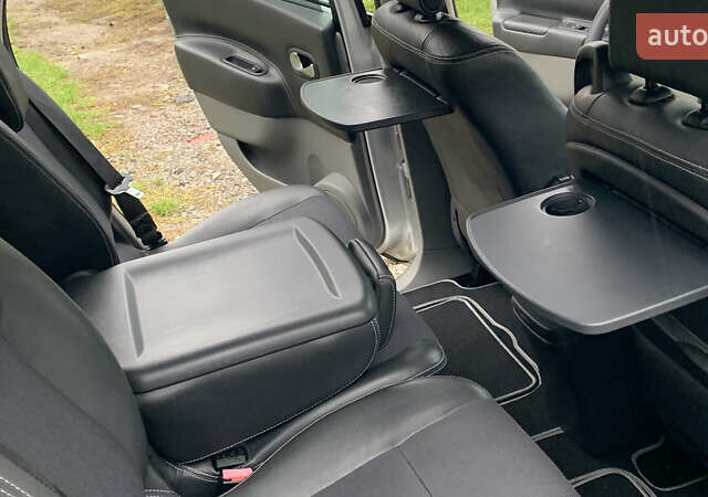 Рено Сценик 2006 в Виннице на Automoto.ua Серый Рено Сценик, объемом двигателя 1.6 л и пробегом 124 тыс. км за 6250 $, фото 28 на Automoto.ua