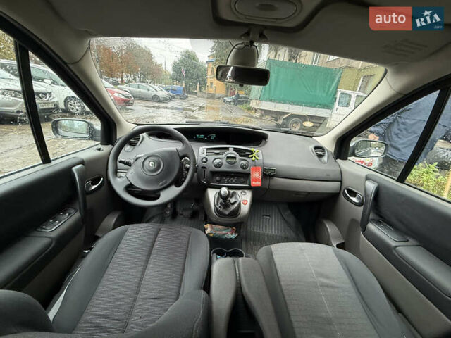 Серый Рено Сценик, объемом двигателя 1.87 л и пробегом 444 тыс. км за 5300 $, фото 7 на Automoto.ua