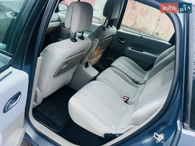 Серый Рено Сценик, объемом двигателя 1.6 л и пробегом 215 тыс. км за 5100 $, фото 24 на Automoto.ua