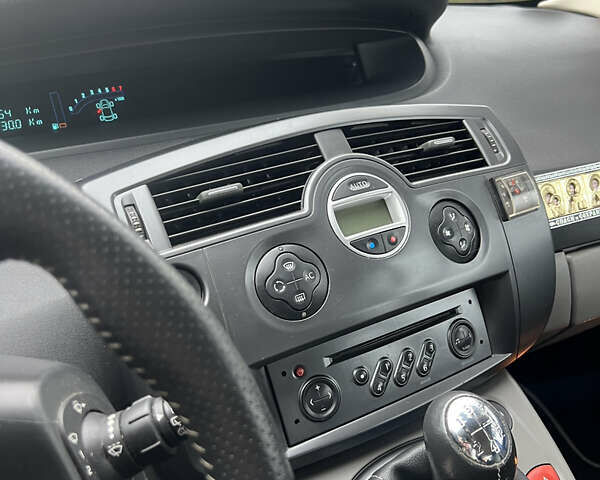 Серый Рено Сценик, объемом двигателя 1.6 л и пробегом 178 тыс. км за 5000 $, фото 3 на Automoto.ua