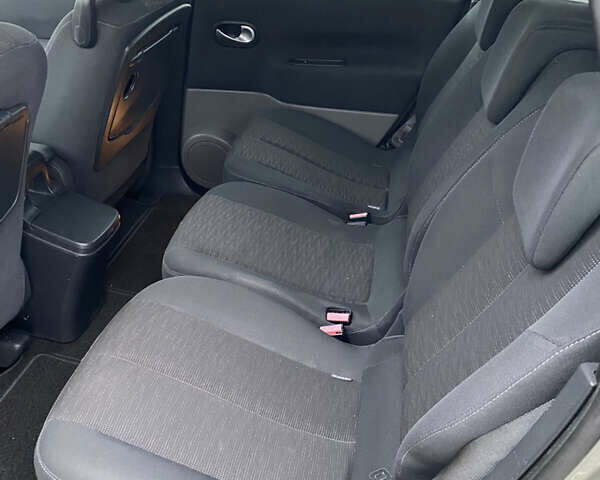 Серый Рено Сценик, объемом двигателя 1.6 л и пробегом 120 тыс. км за 6200 $, фото 20 на Automoto.ua